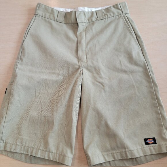 Dickies Men's Khaki Shorts Size 32 - Picture 1 of 4
